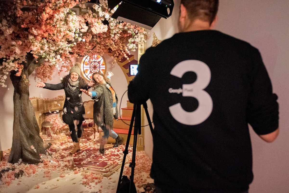 Google Google Pixel 3: Curiosity Rooms — event photograph 1 of 8